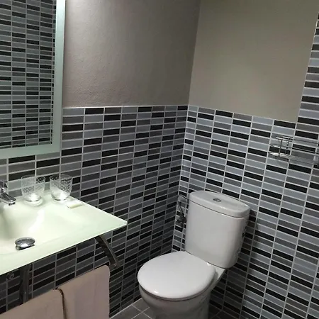 Hostal Lido Hotel *
